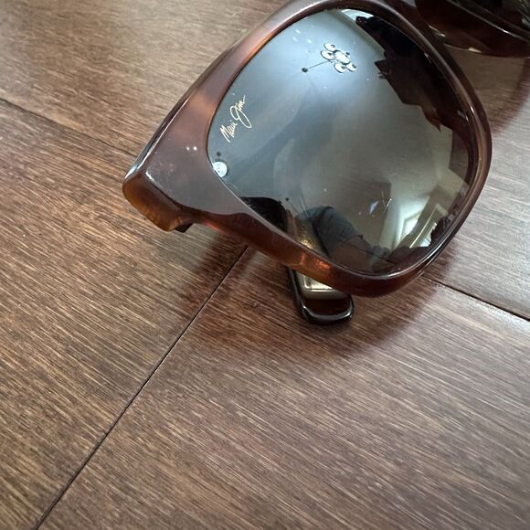Maui Jim MJ739-02B Heliconia Sunglasses Brown Tortoise Square Frames 53 21 140 main image 6